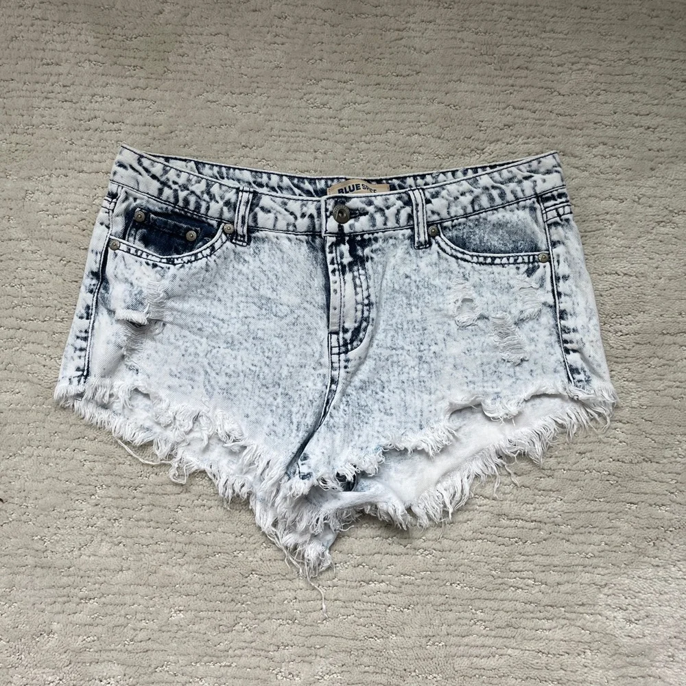 Blue Spice Acid Wash Distressed Denim Shorts Frayed Raw Hem Festival | Size 9 - Picture 8 of 15